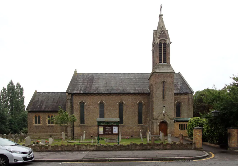 Holy Trinity, Barkingside