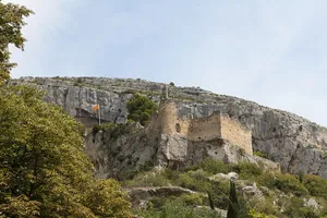 Château de Fontaine-de-Vaucluse