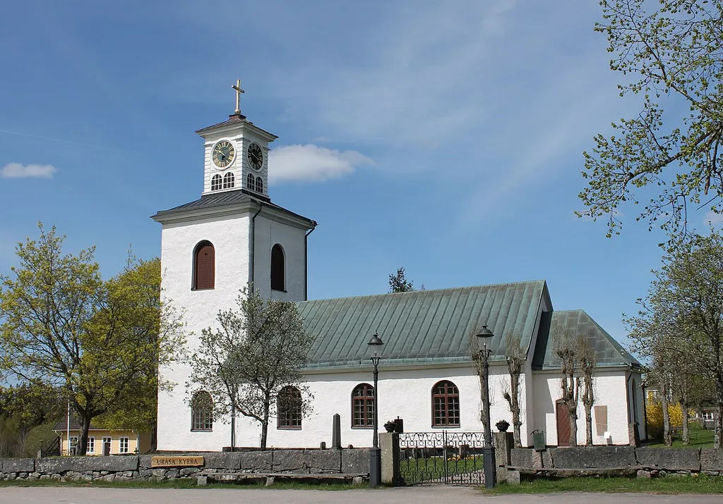 Uråsa churchThe church which outwardly has the character of a neoclassical church building dates back to 1100 or 1200s. In the 1800s the church was radically altered. 1841 erected tower and provided with a period superstructure.