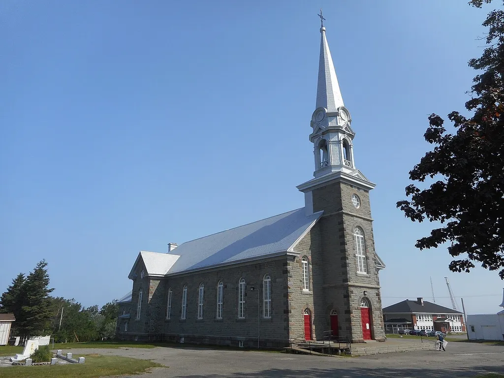 Église de Saint-Édouard, Les Méchins patrimoine-culturel.gouv.qc.ca dioceserimouski.com