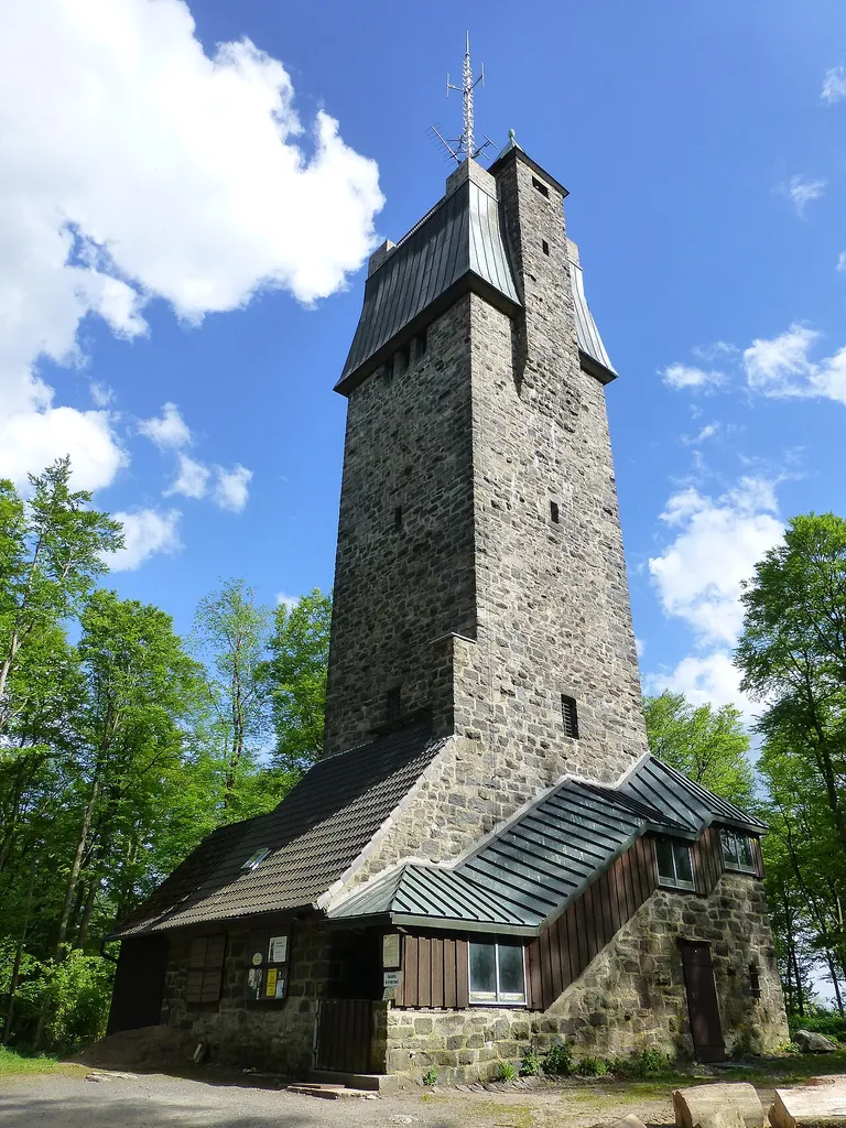 Der Kaiserturm auf der Neunkircher Höhe bei Lautertal