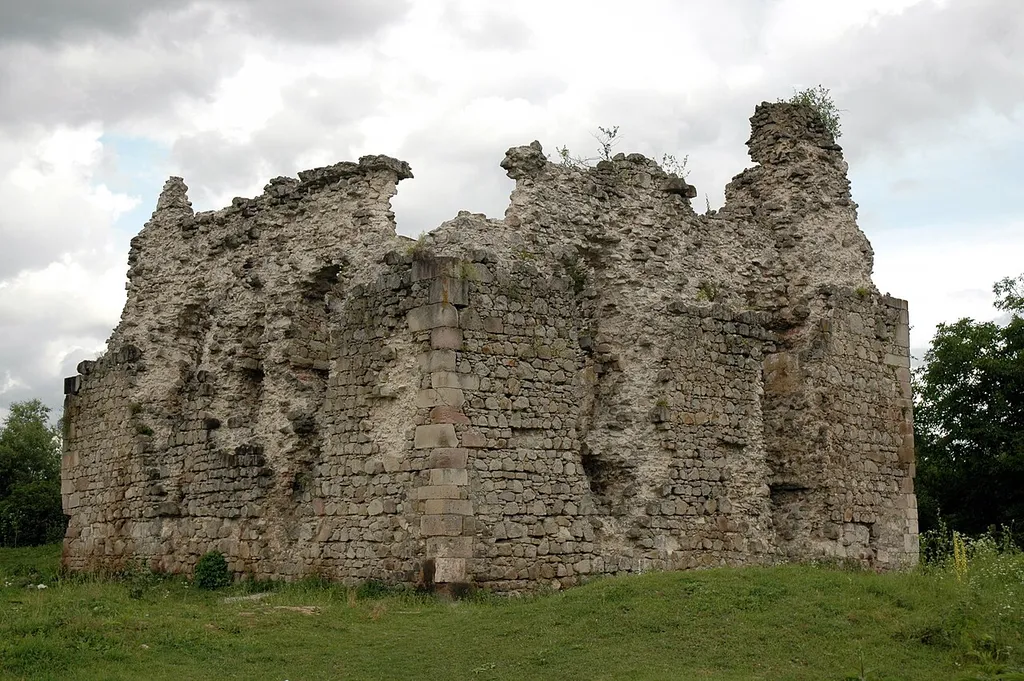 Serednie Castle