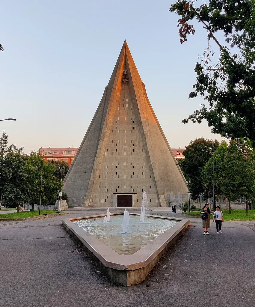 chiesa di San Giovanni Bono con la fontana