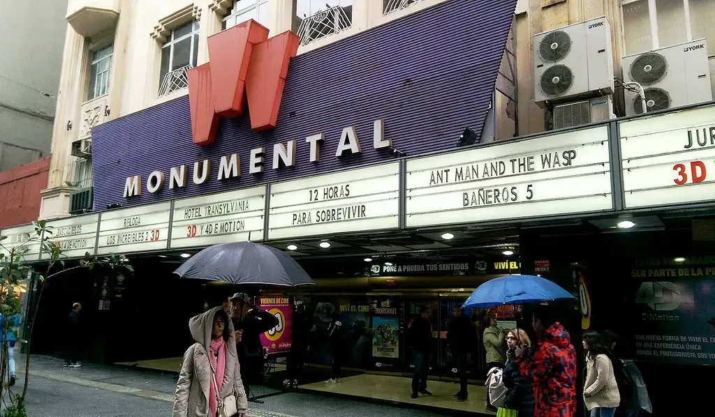 Cine Monumental
