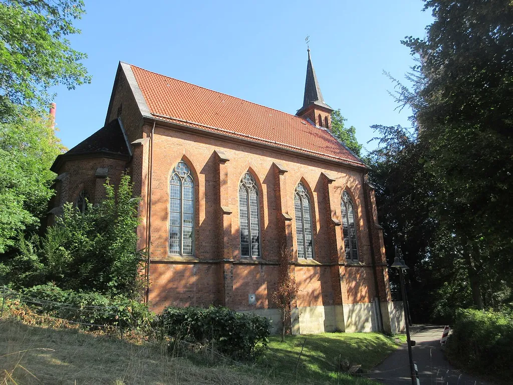 Denkmalgeschütztes Kirchengebäude.