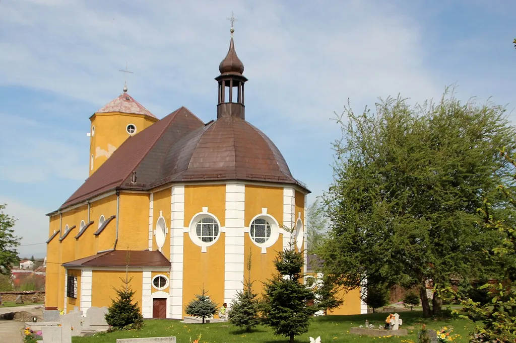 Bogdanowice - zespół kościoła parafialnego p.w. Podwyższenia Krzyża Świętego - kościół parafialny p.w. Podwyższenia Krzyża Świętego (zabytek nr A-110/2010 z 15.03.2010).
