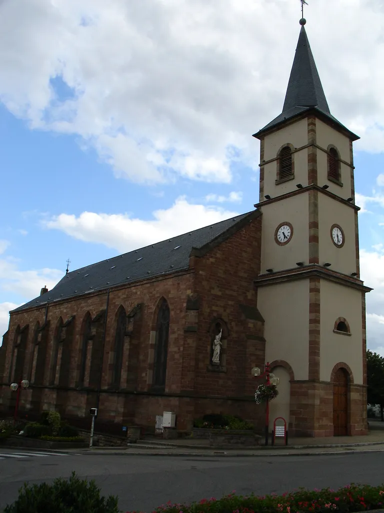 L'Église Sainte-Croix de Porcelette.