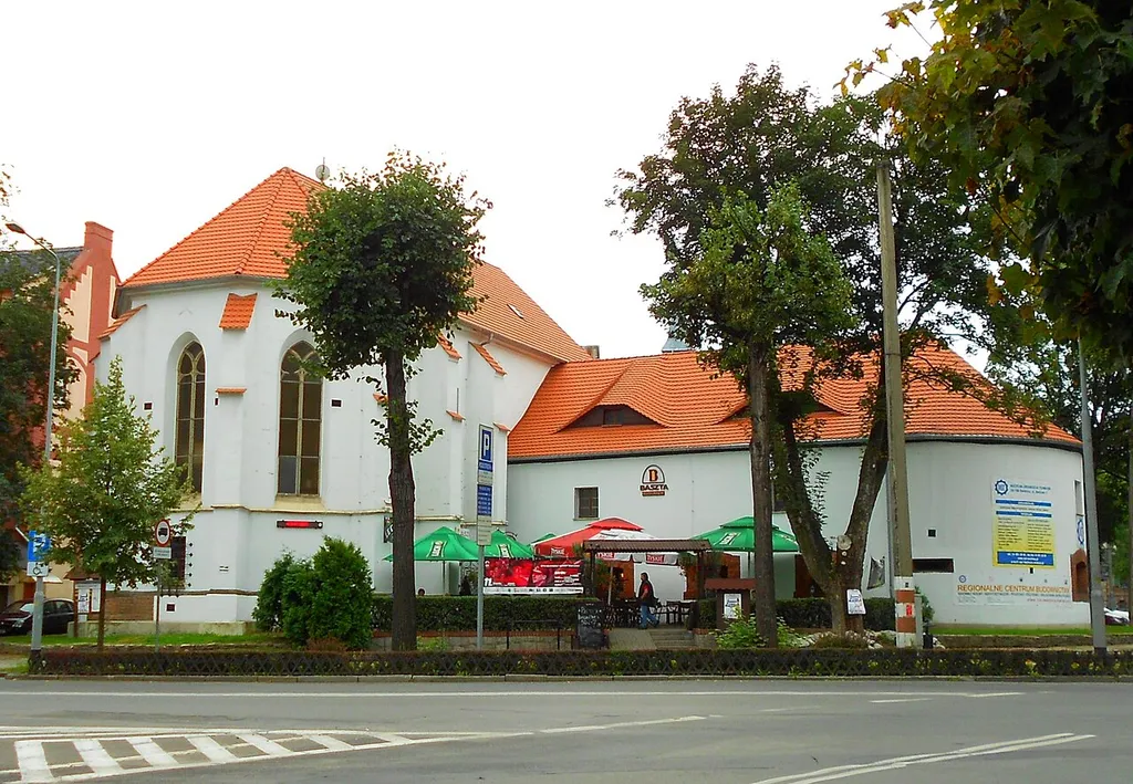 Świdnica, ul. Basztowa - kościół p.w. św. Barbary, obecnie Klub NOT oraz basteja Bramy Strzegomskiej, obecnie restauracja (zabytek nr rejestr. A/4796/1278)