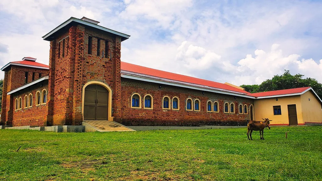Emmanuel Cathedral, Mvara