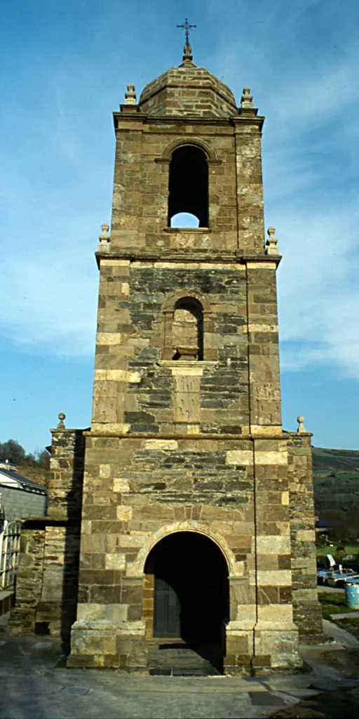 Iglesia de Santiago de Triacastela.