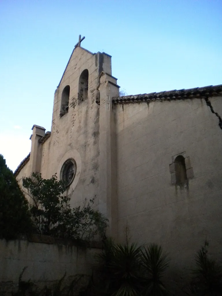 Façana de l'església de Santa Magdalena de Mosqueroles, al terme municipal de Fogars de Montclús, al Vallès Oriental.