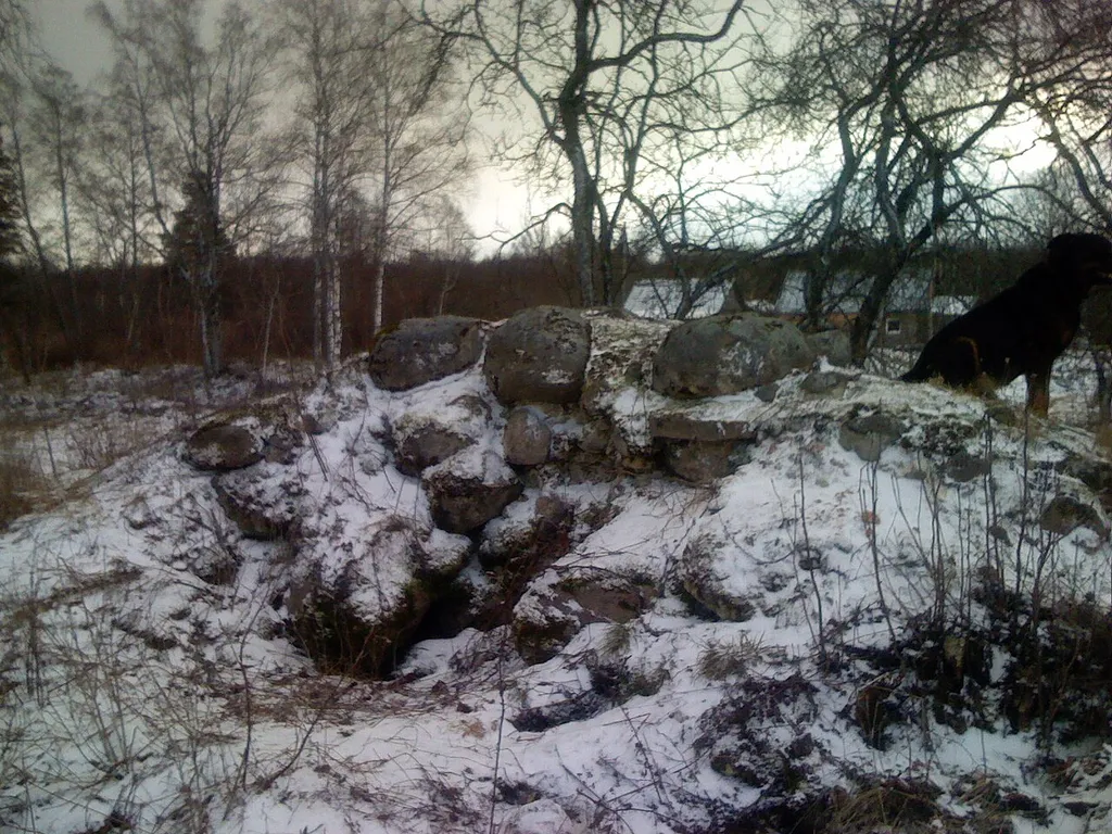 Osa Kärkna kloostri alusmüürist