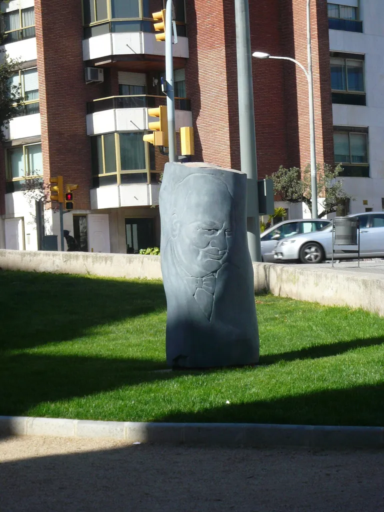 This is a photo of public art indexed in the cataloge Art Públic of Barcelona (Spain) under the code number