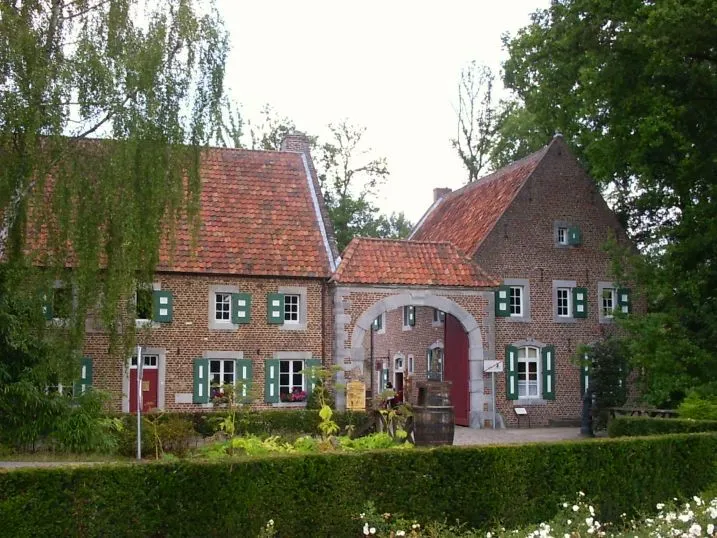 Een hoeve uit Heers, nu de ingang naar het museum. Bokrijk - eigen foto
