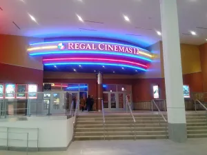 Regal Springfield Town Center Stadium 12