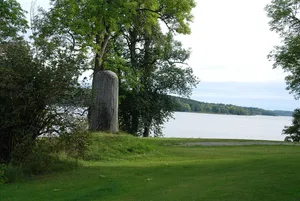 Uppland Runic Inscription 678