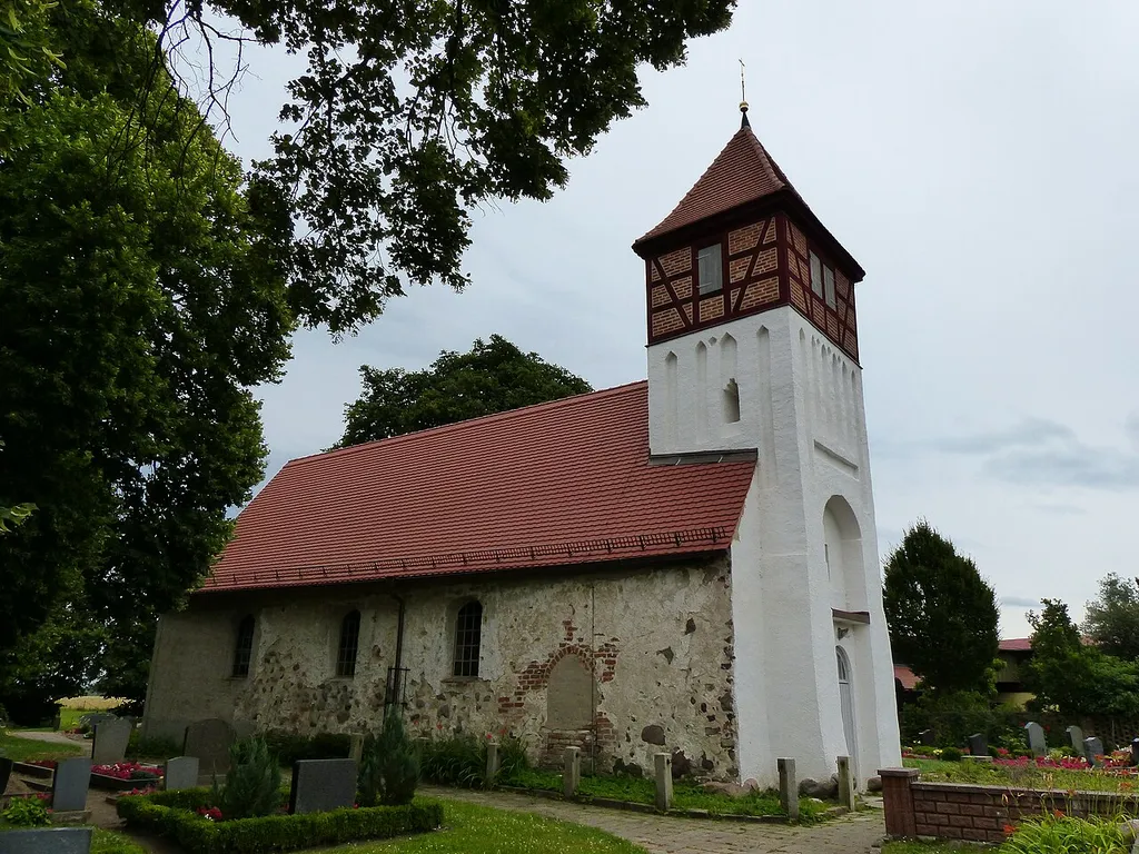 Kirche Lüskow, Ansicht von Nordwesten