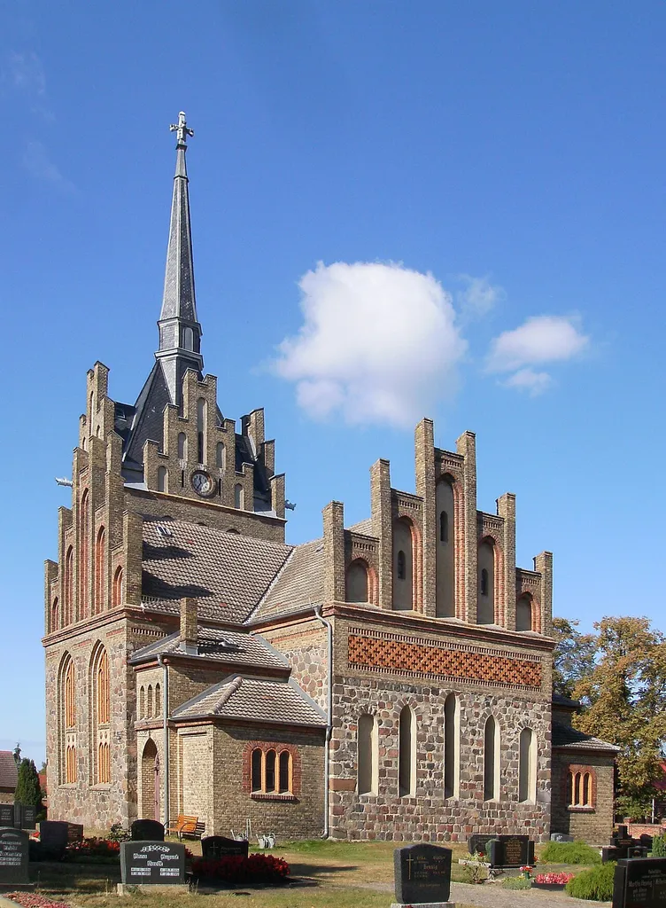 Dorfkirche Herzberg der Gemeinde Rietz-Neuendorf in Brandenburg. Sie steht unter Denkmalschutz.