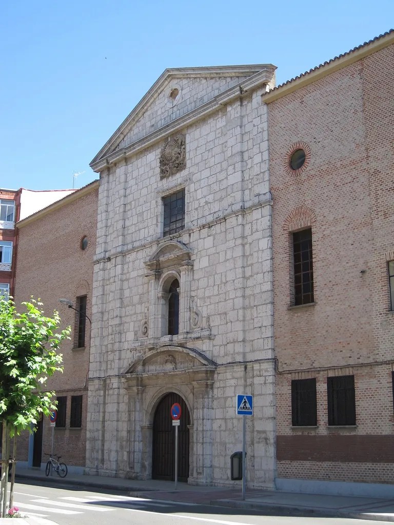 Fachada de la iglesia de Nuestra Señora de la Victoria, en el barrio de La Victoria (Valladolid, España).