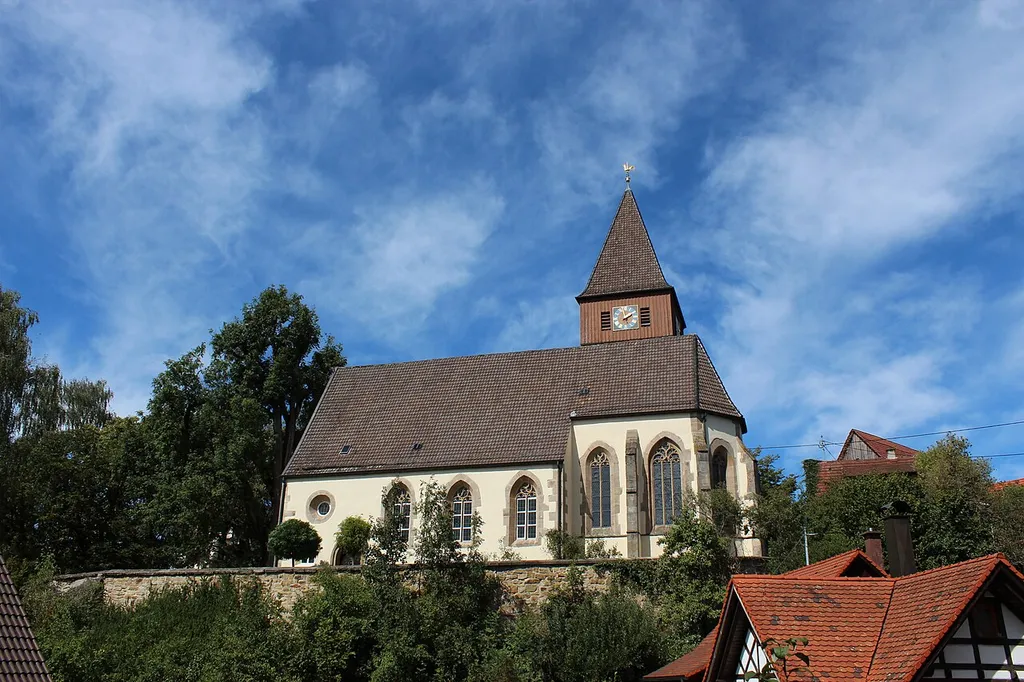 Blick auf die evangelische Johanniskirche in Eschach.