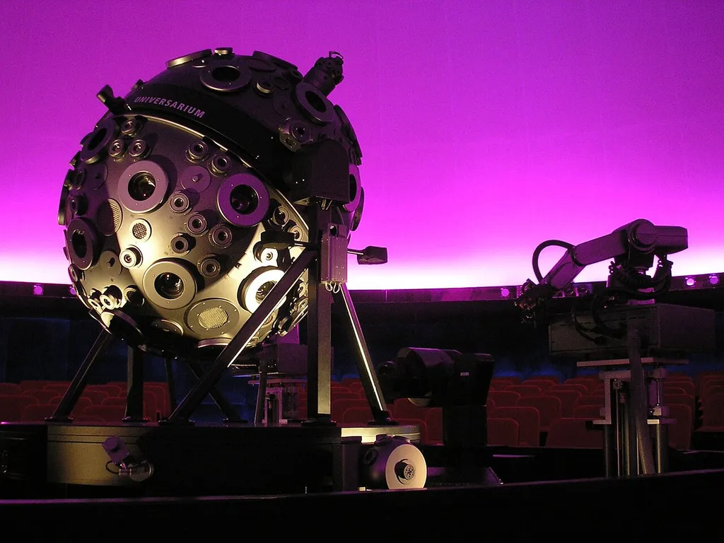 Zeiss Universarium model 9 projector in Planetarium Hamburg Location: Hamburg, Germany