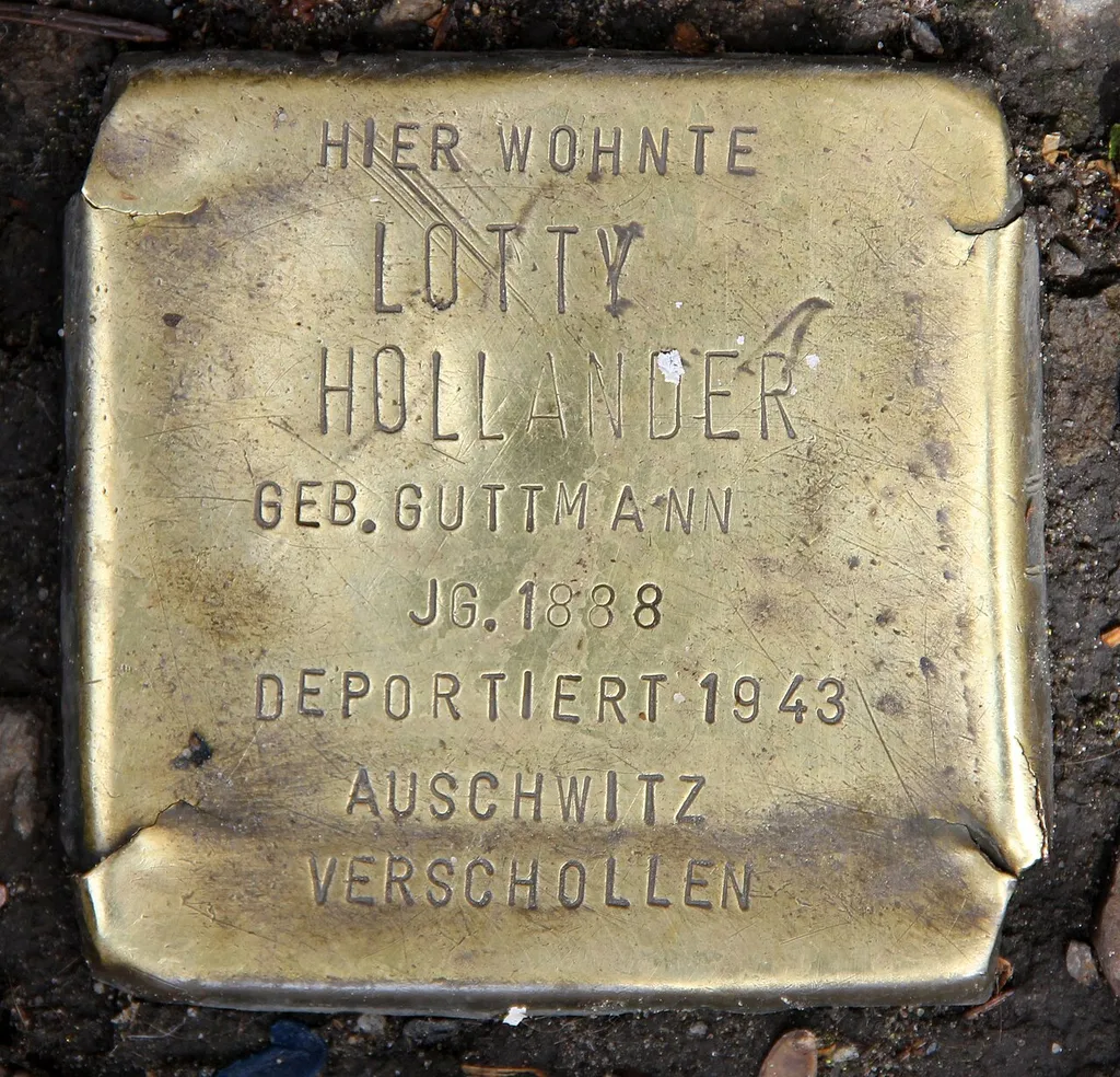 Stolperstein dedicated to Lotty Hollander