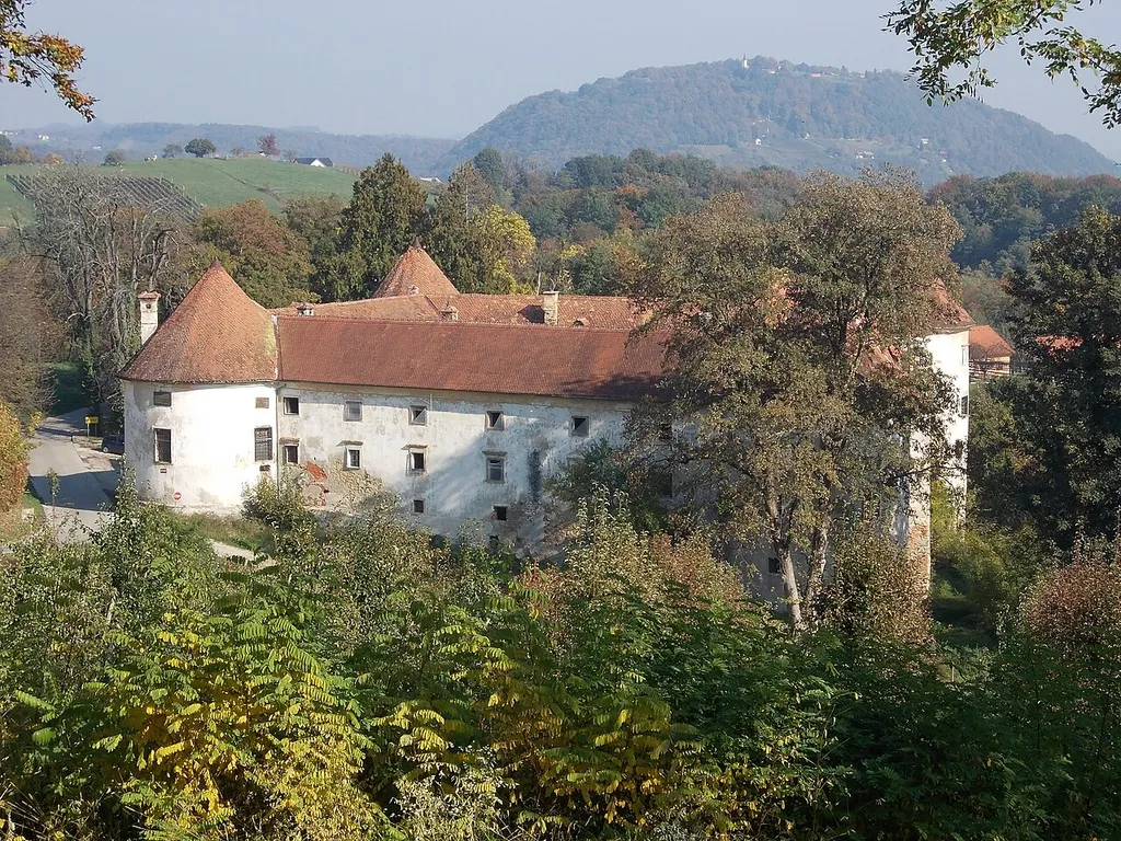 Leskovec Castle