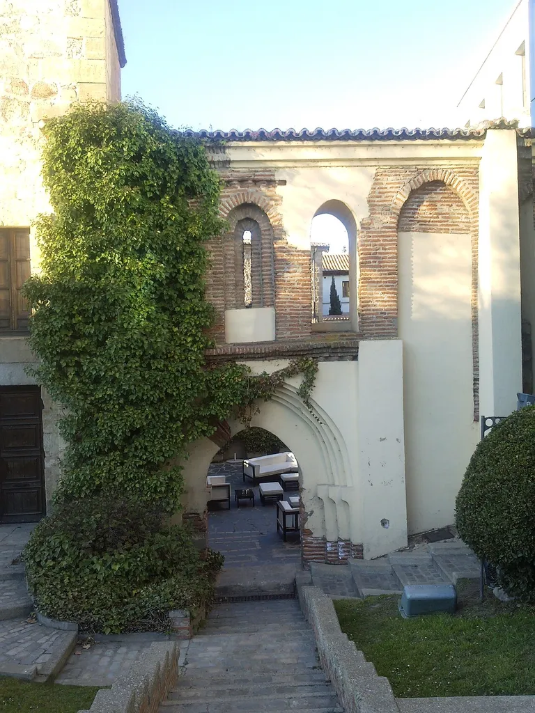 Vista de las ruinas de la iglesia de San Polo.