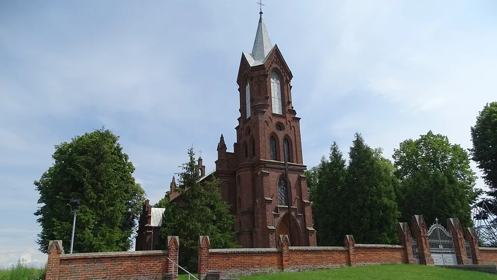Kościół parafialny św. Benona w Broniszewie, 1900-1904