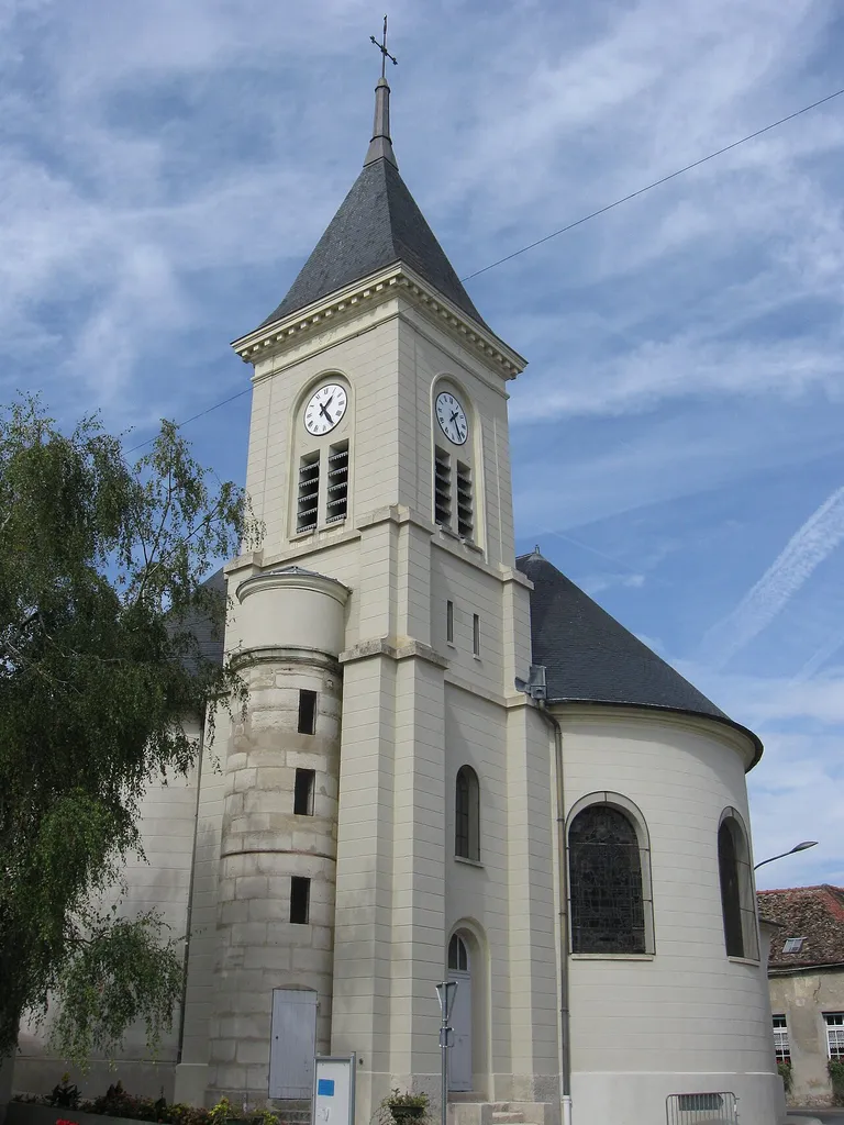 Église Saint-Léger de Charny. (Seine-et-Marne, région Île-de-France).