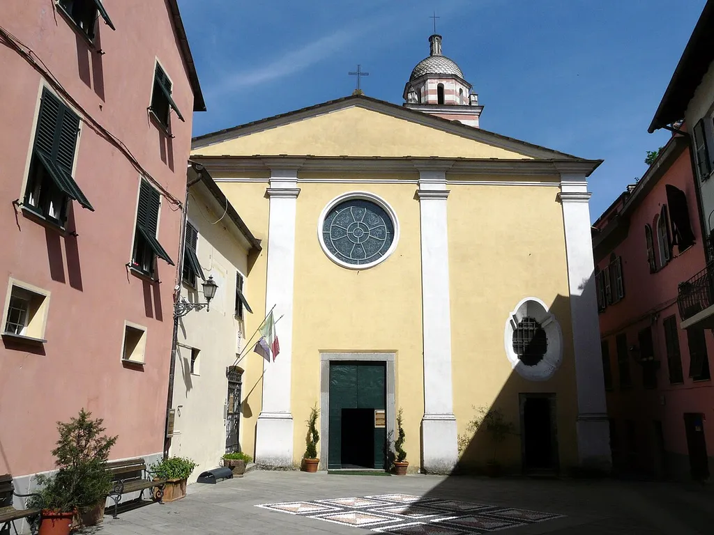 Facciata della cattedrale di Brugnato, Liguria, Italia