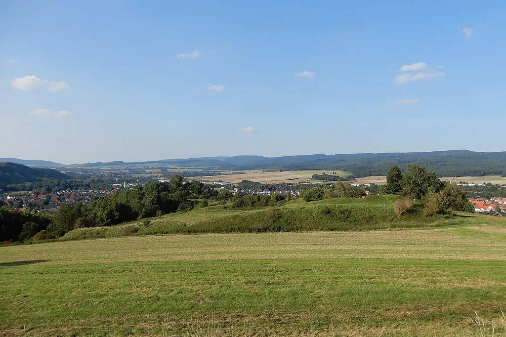 Außenwall der wüsten Pipinsburg oberhalb von Lasfelde/Petershütte/Katzenstein (LaPeKa)
