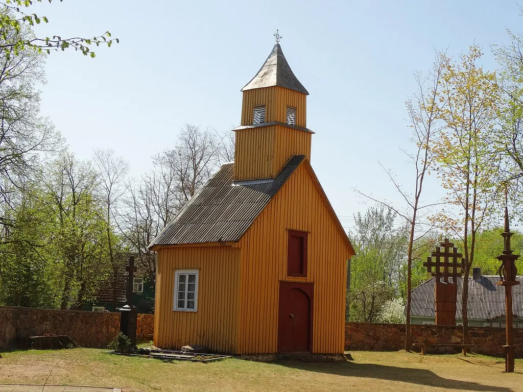 Rozalimas churchyard chapel, Pakruojis District, Lithuania