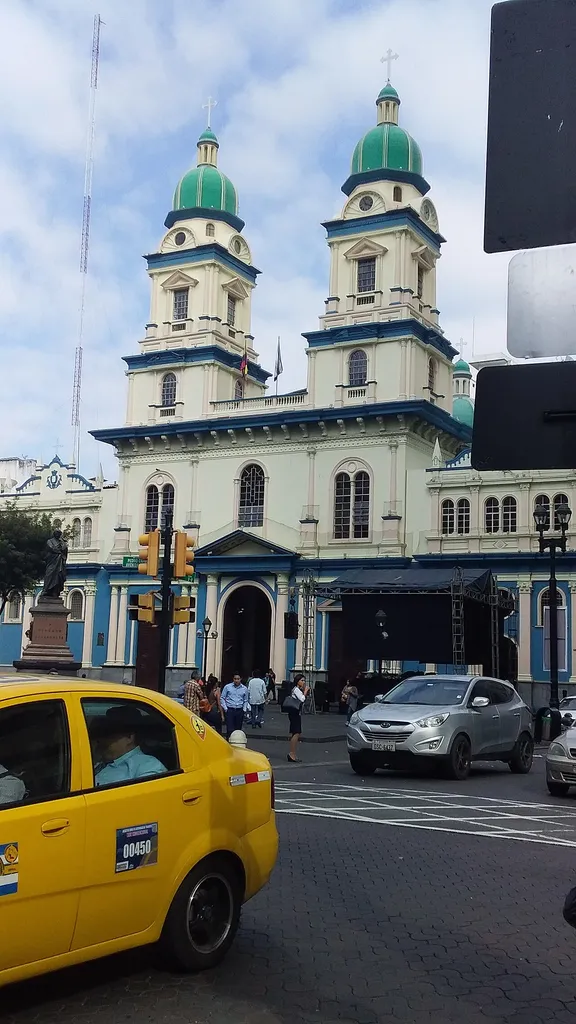 Iglesia de San Francisco localizada en la Plaza Rocafuerte de la ciudad de Guayaquil