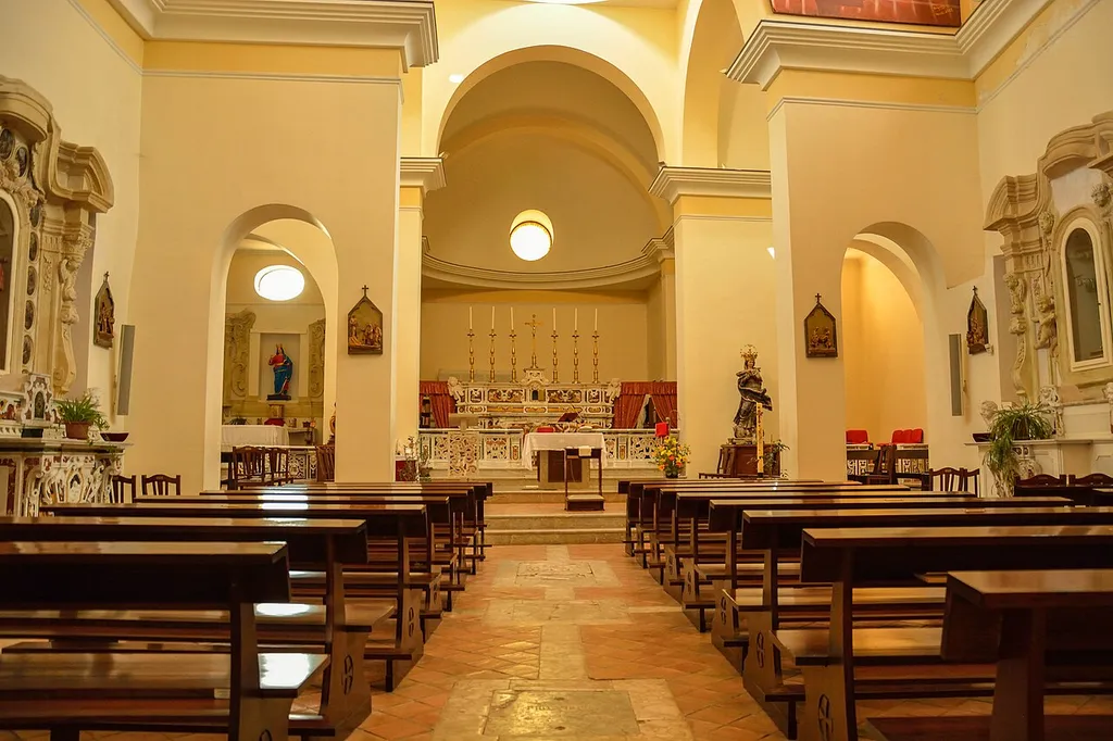 Navata della chiesa di San Bartolomeo di Cassano Irpino