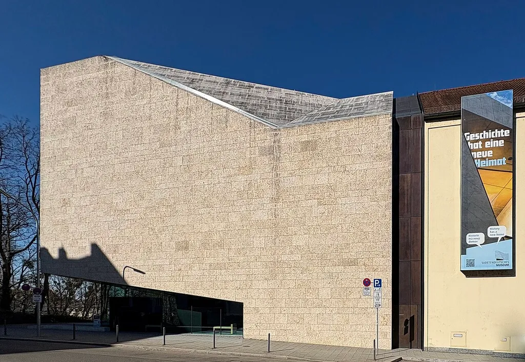 Sudetendeutsches Museum Gebäude außen in verschiedenen Perspekiven