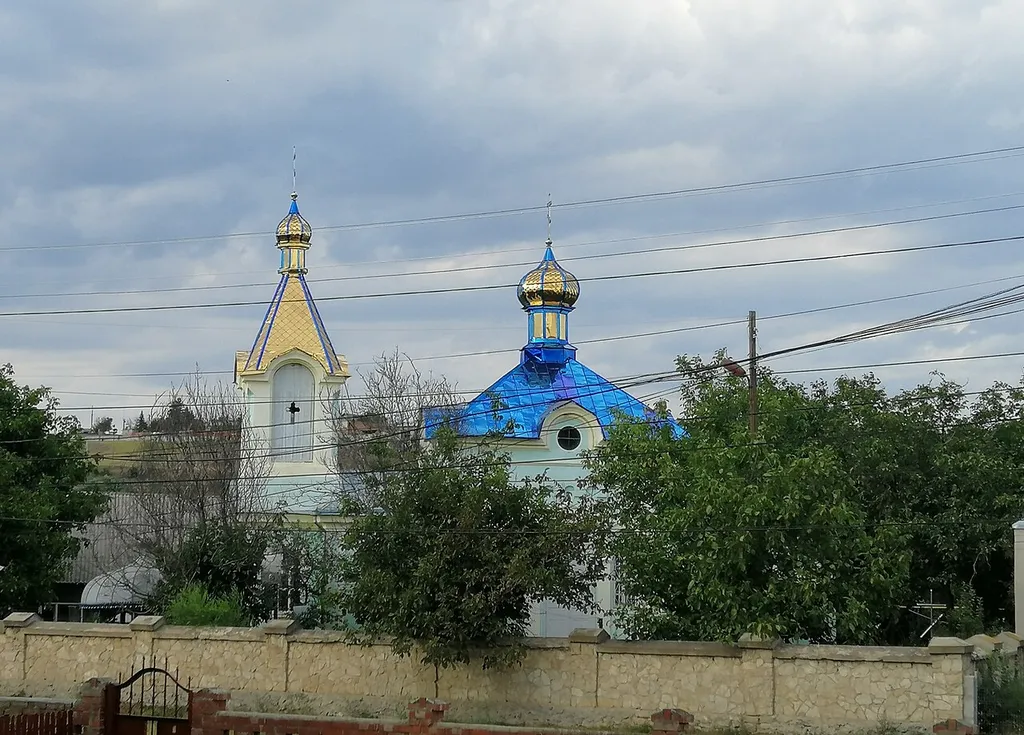 Biserica “Sf. Arhangheli Mihail şi Gavriil” din s. Bulboaca. Biserica este din anul 1868