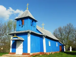 Archangels wooden church in Hincăuți, Edineț