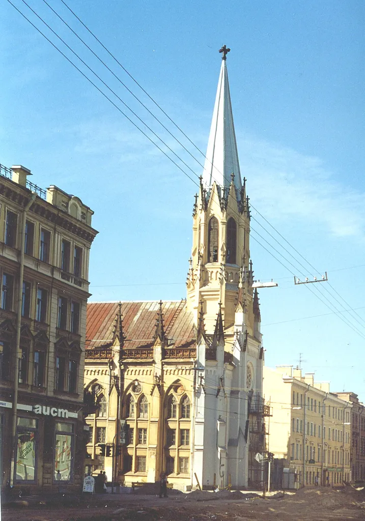 Кирха св.Михаила (Средний пр. В.О., 18 / 3-я линия, 32)