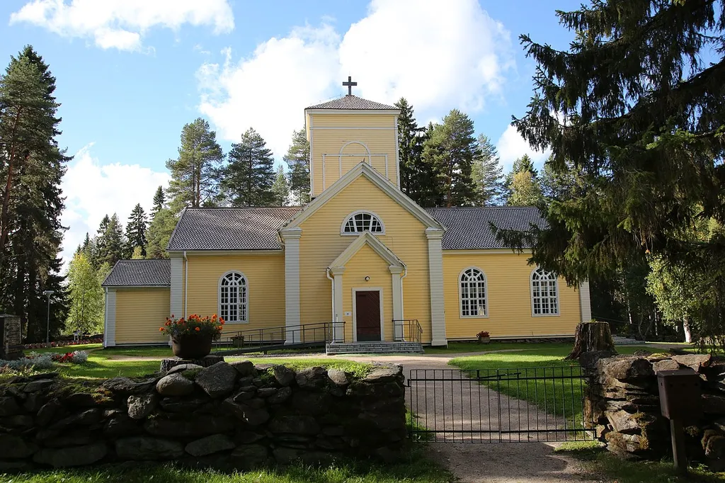 This is a photo of a monument in Finland identified by the ID 'Ristijärvi Church' (Q20249756)