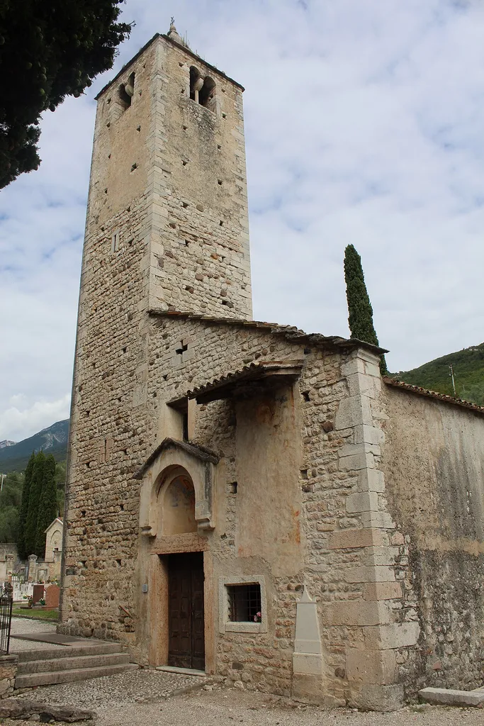 La chiesa romanica di San Zeno de l'Oselet a Brenzone sul Garda in provincia di Verona