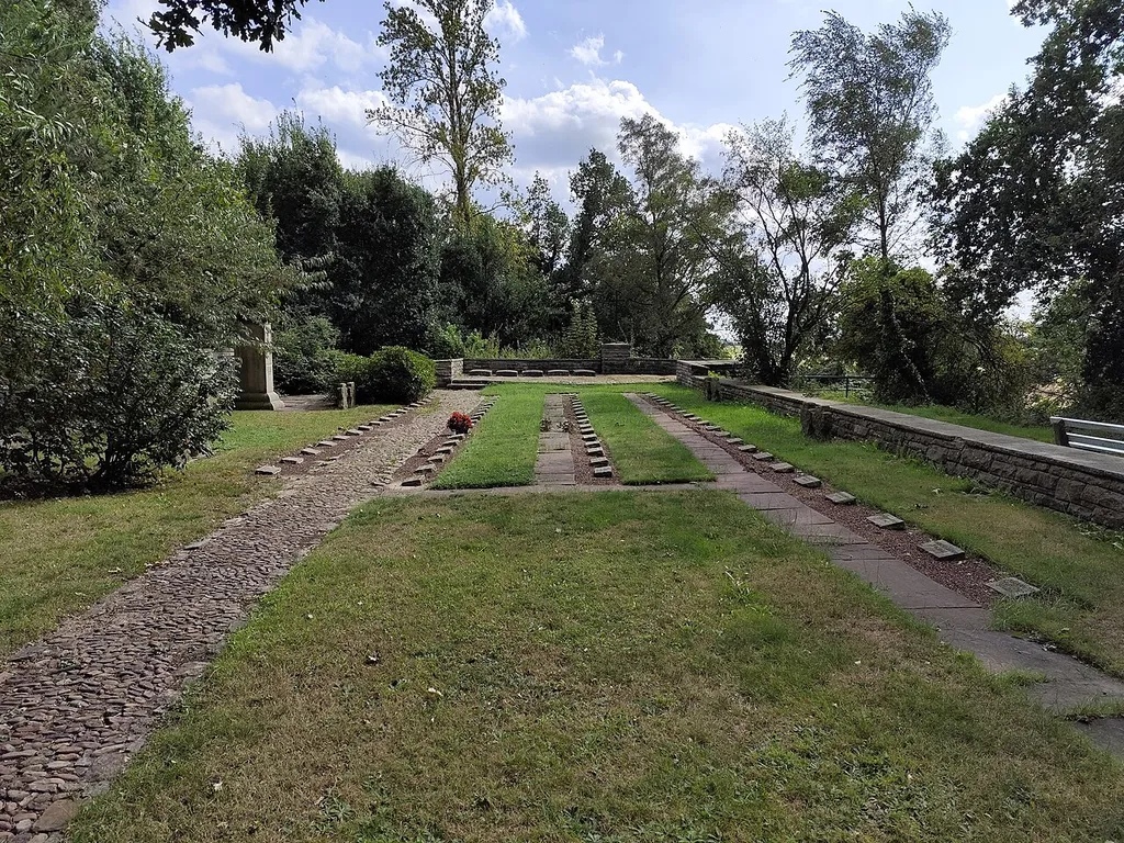 Daverden military cemetery
