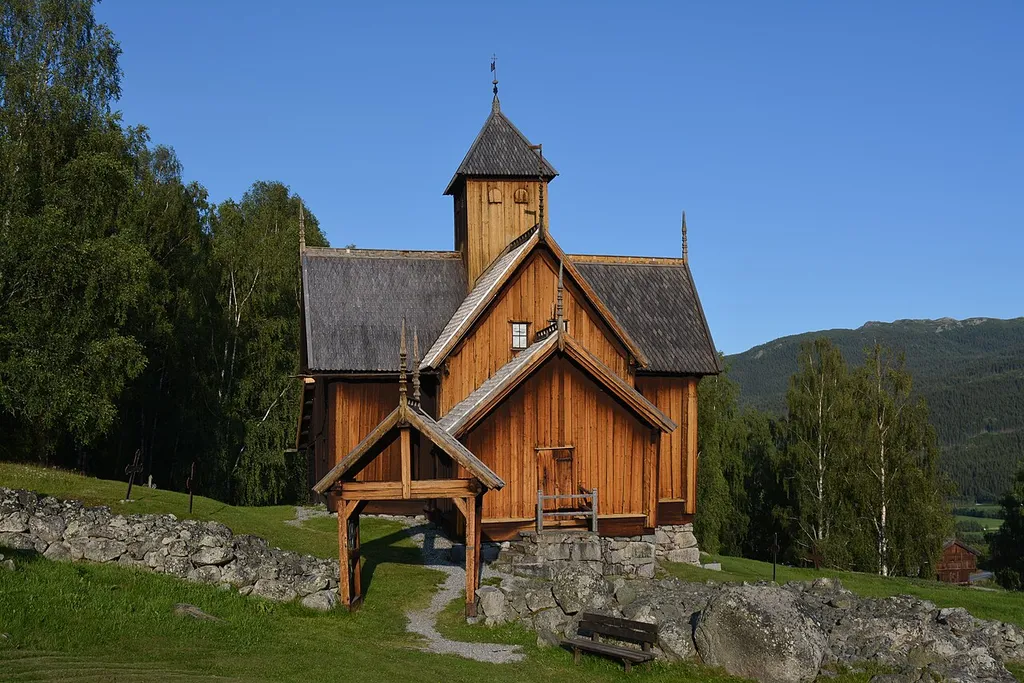 Uvdal stavkirke