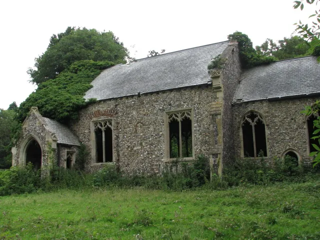 The ruin of St Peter's church, North Burlingham