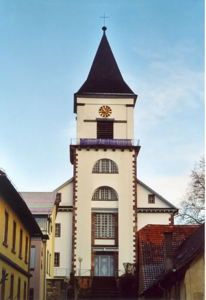 Wössingens Kirche im Weinbrenner-Stil, erbaut 1817-22 nach Entwurf von Friedrich Theodor Fischer.