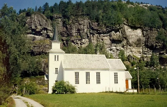 nn:Nordal kyrkje