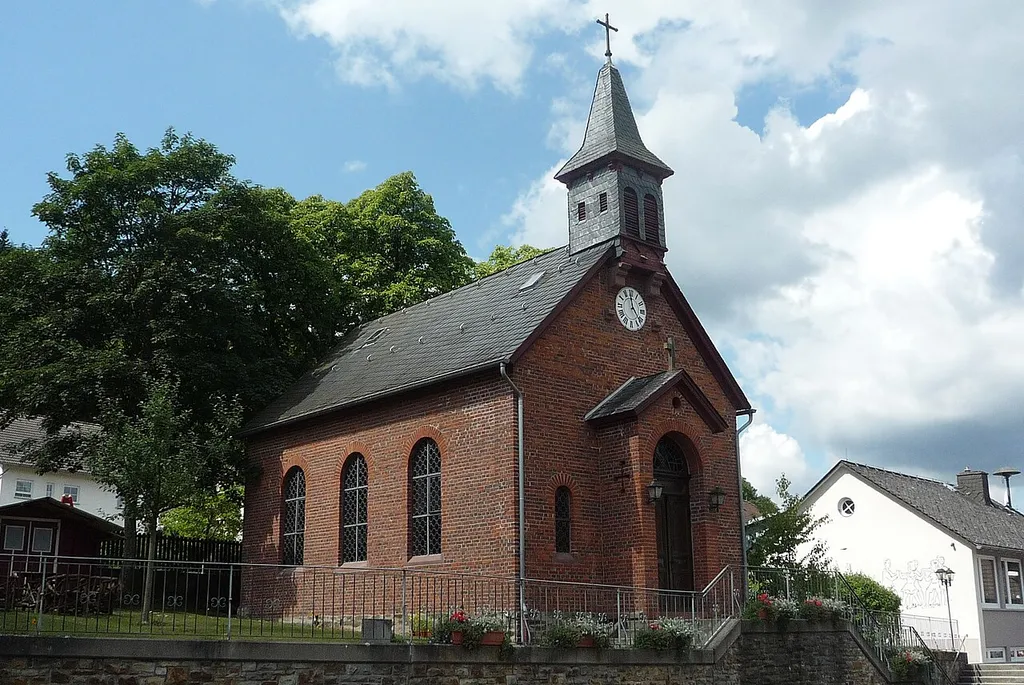 Die Kirche von Weiperfelden wurde 1887 errichtet.