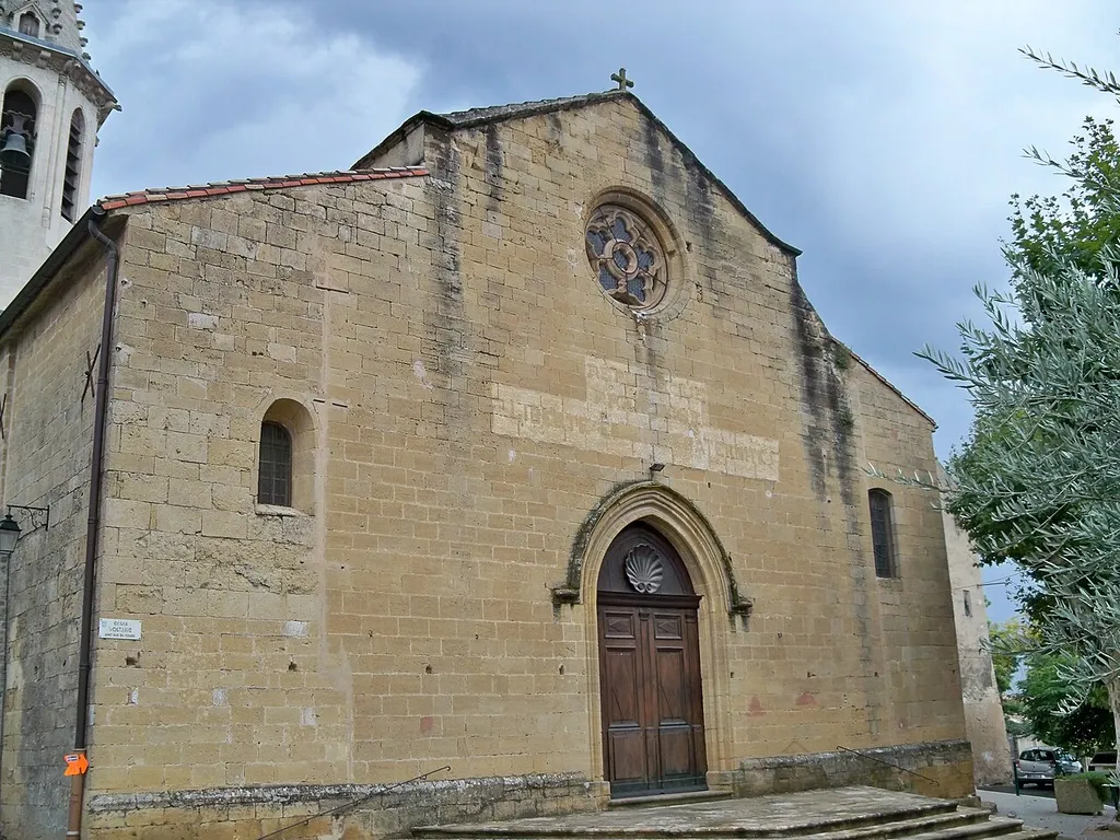 Facade de l'église Saint Etienne de Cadenet, Vaucluse, France