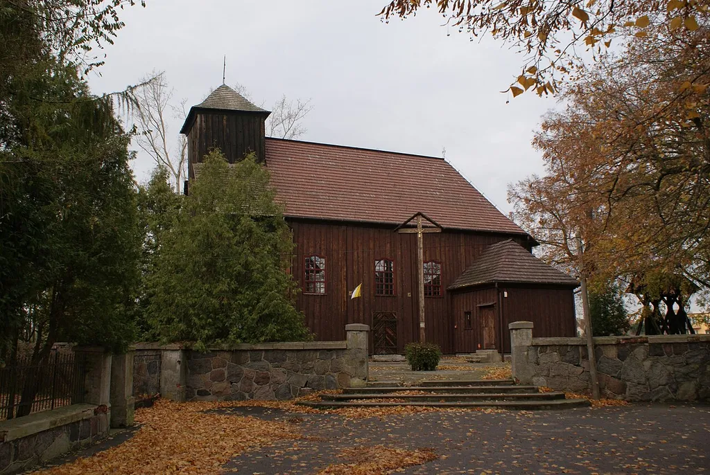Nosków, ul. Kościelna 11 - kościół parafialny pw. Świętej Trójcy, drewn., 1749 (zabytek nr 509/A)