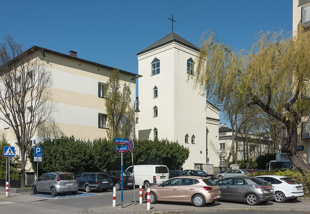 Kościół św. Szczepana w Warszawie, widok od strony ul. Melszytyńskiej